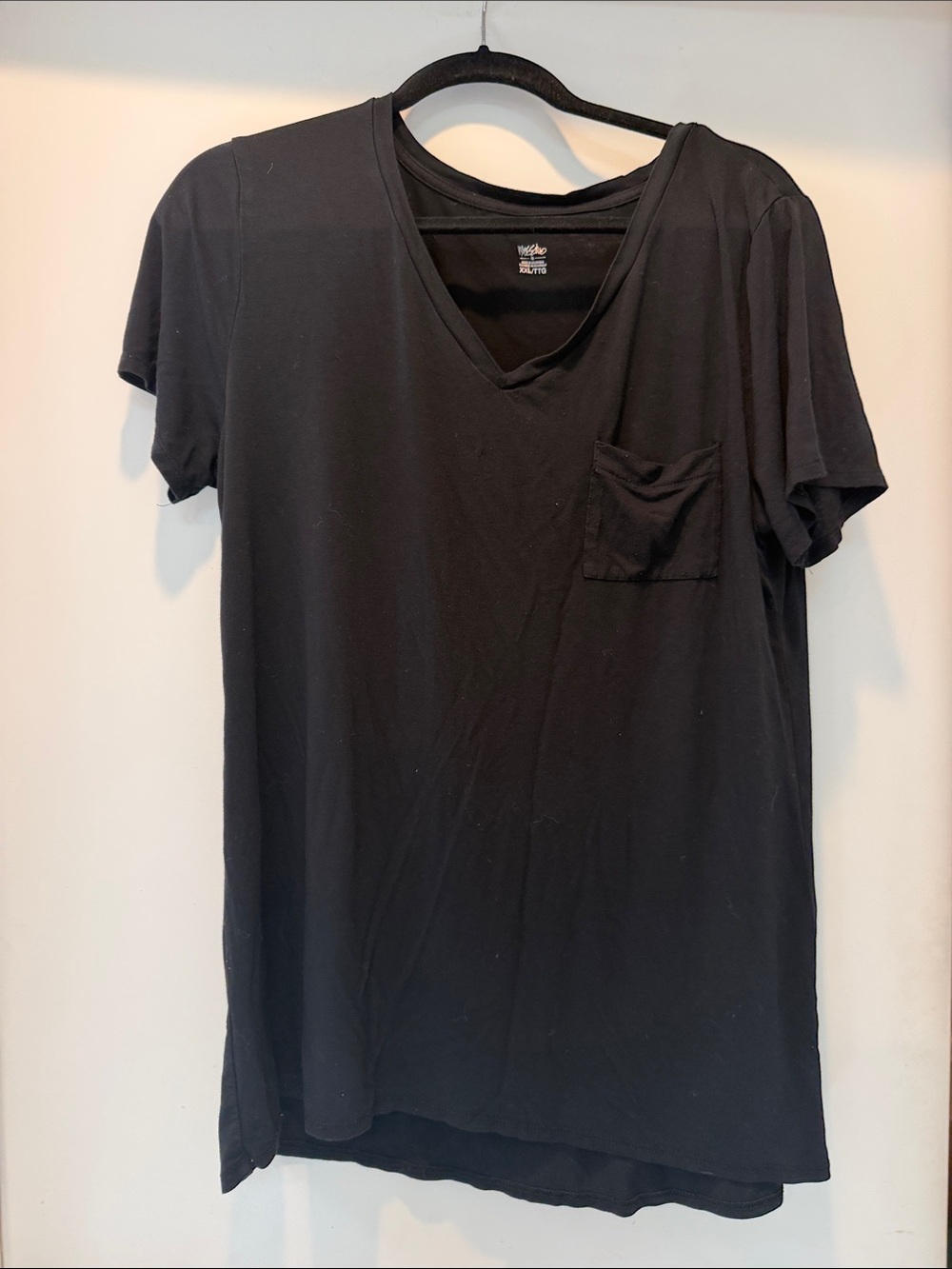 Mossimo Supply Co. Black Short Sleeve V-Neck Pocket Tee